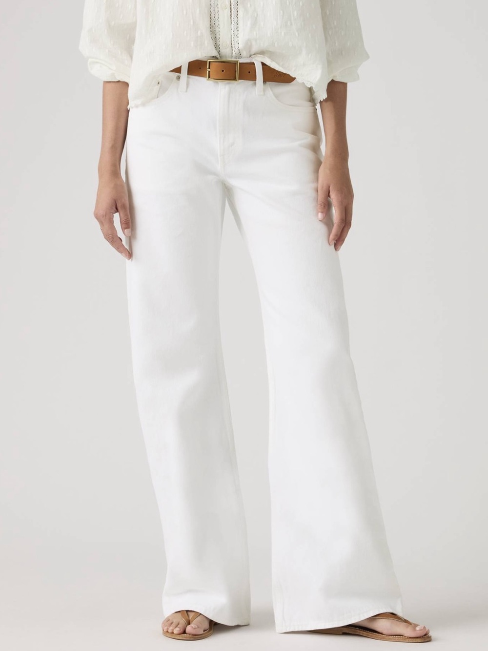 NWT Levi's White loose boot jeans